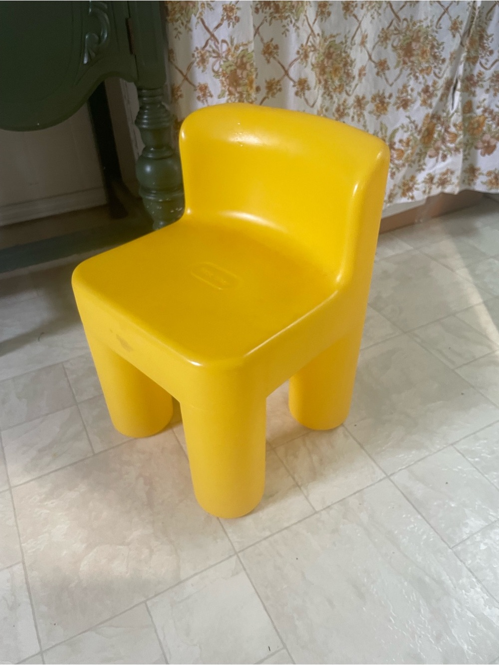 Little Tykes Bright Yellow Kids Plastic Accent Chair